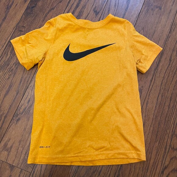 Nike t-shirt bundle - Picture 4 of 7